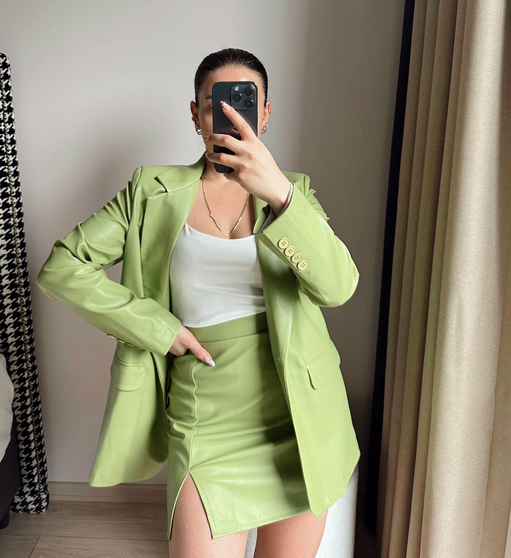 Deri Blazer Ceket ve Deri Mini Etek Takım
