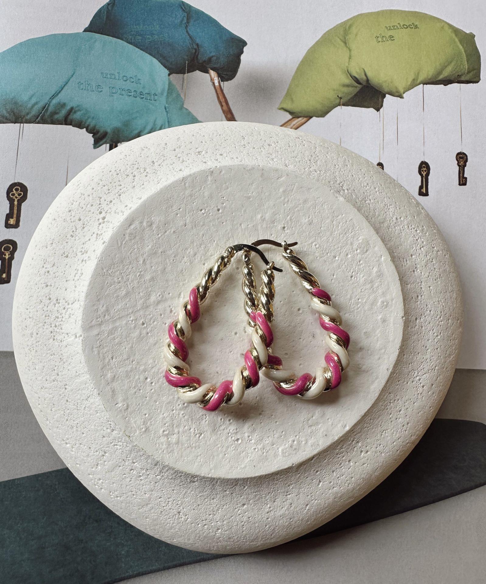 Krem Pembe Sarmal Küpe Gold
