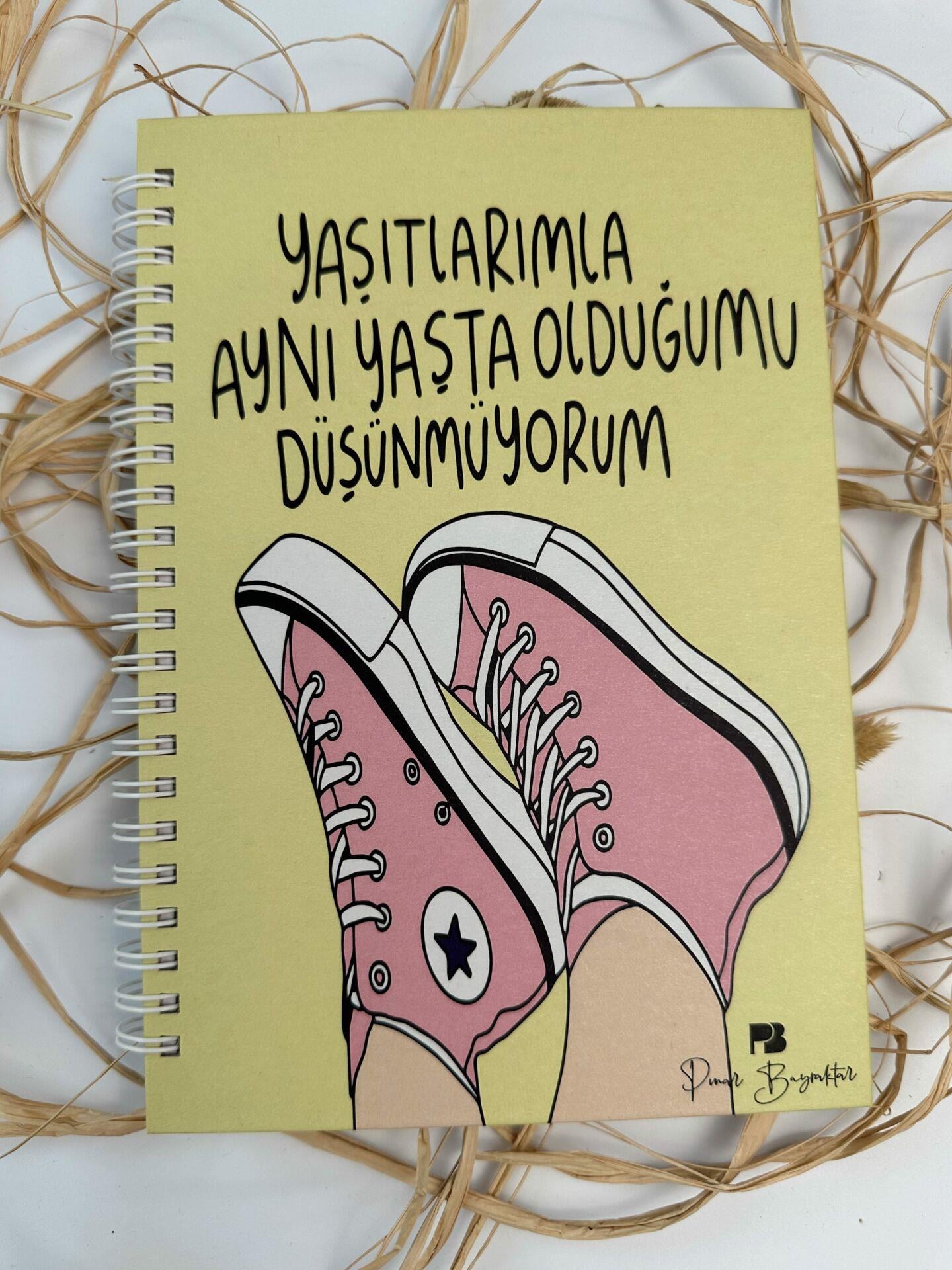 Motto Kapaklı Defter Aynı Yaş