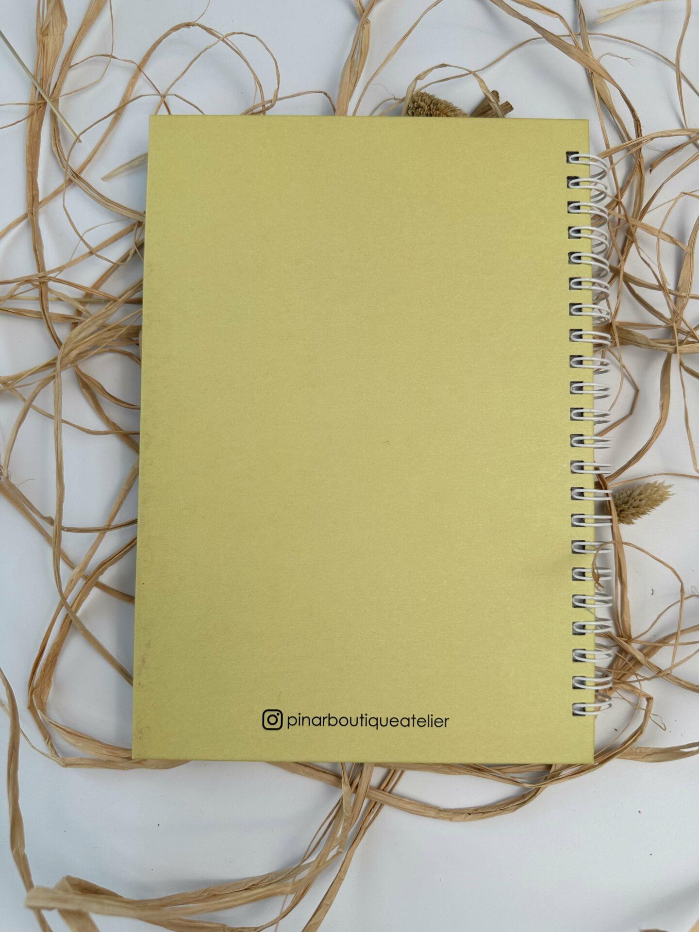 Motto Kapaklı Defter Aynı Yaş