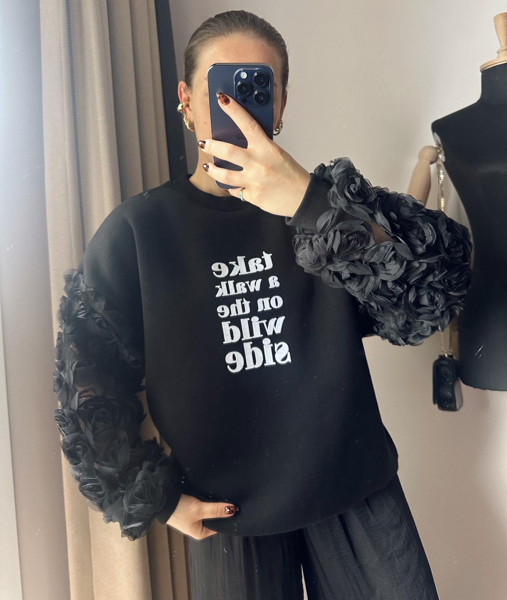 Oversize Gül Matchli Baskılı Sweatshirt Siyah
