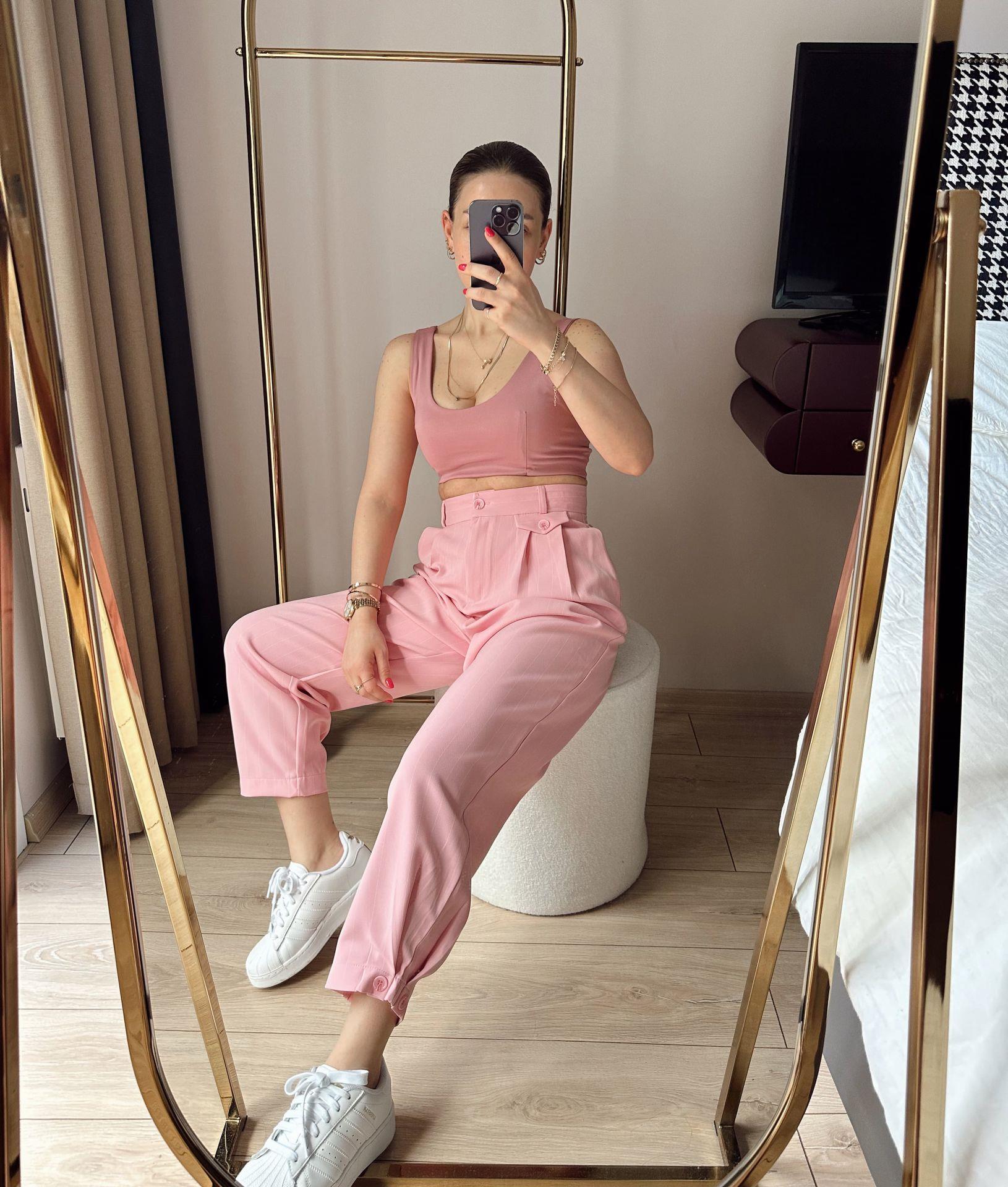 Paçası Düğme Detaylı Çizgili Pantolon Pembe