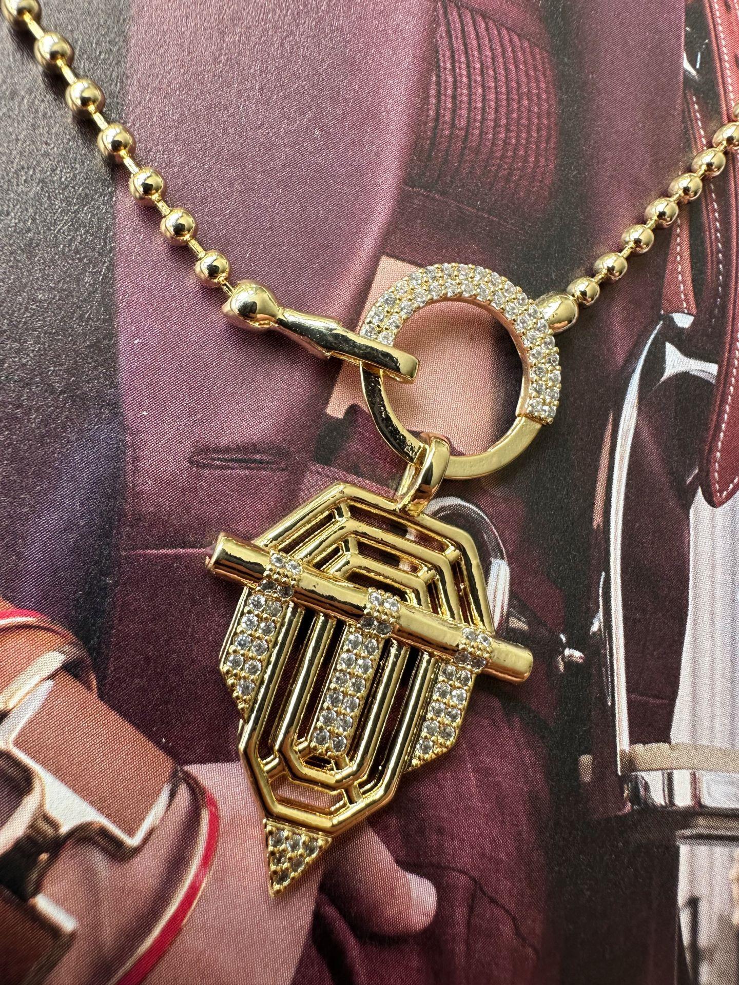 Premium Seri Taşlı Halka Şövalye Kolye Gold
