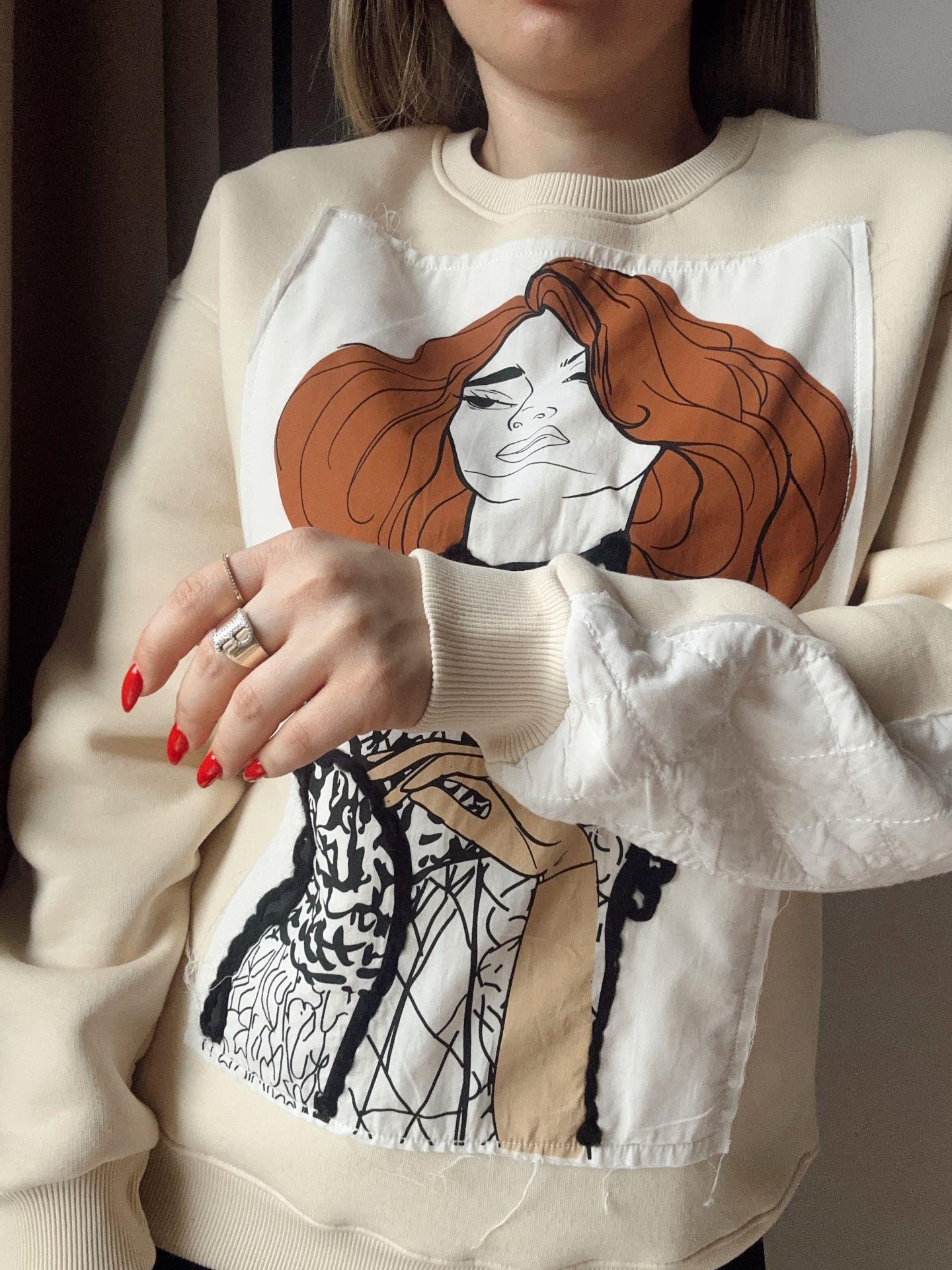 Yama Baskılı Oversize Sweatshirt Ekru