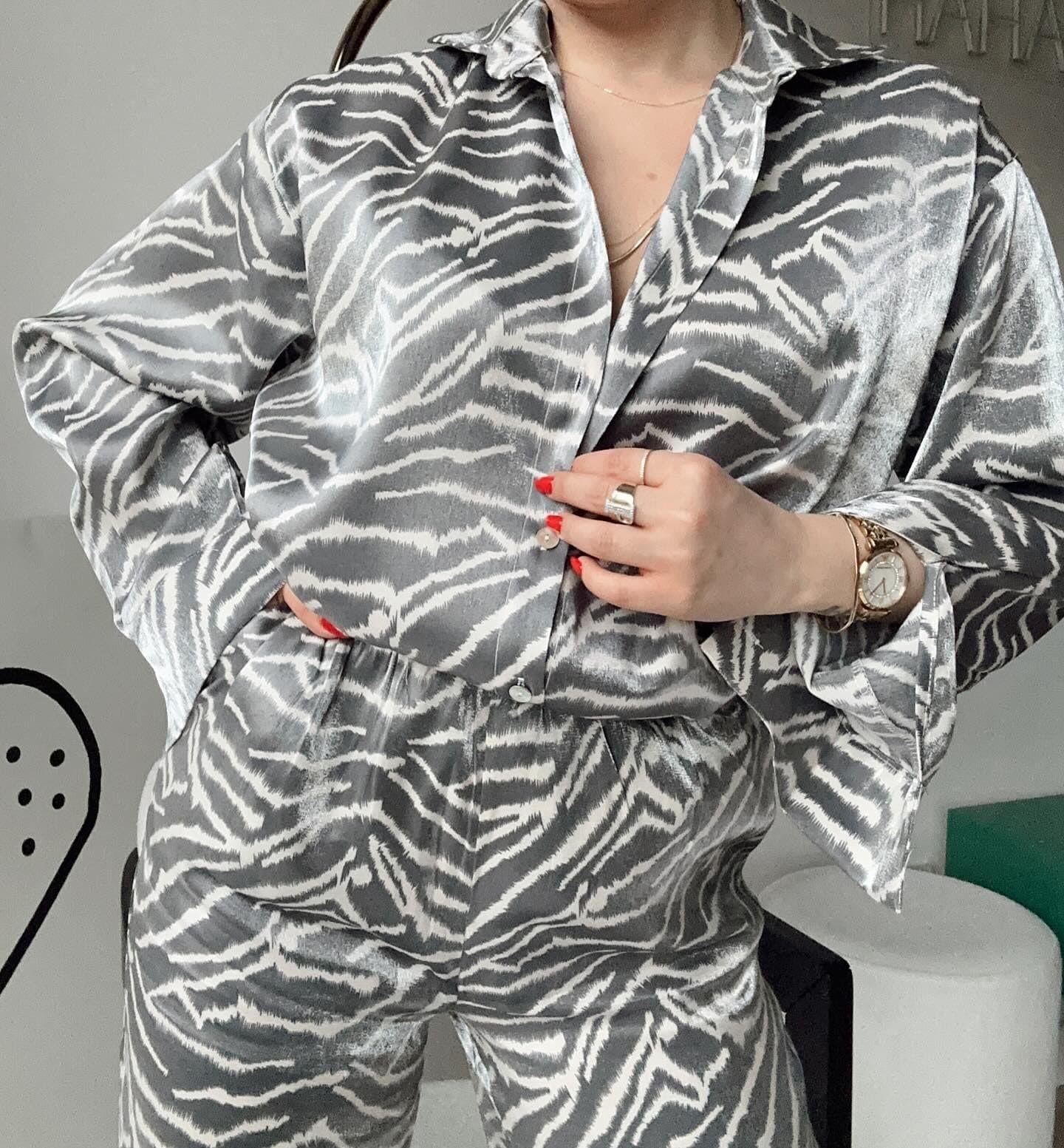 Zebra Desen İpek Saten Takım