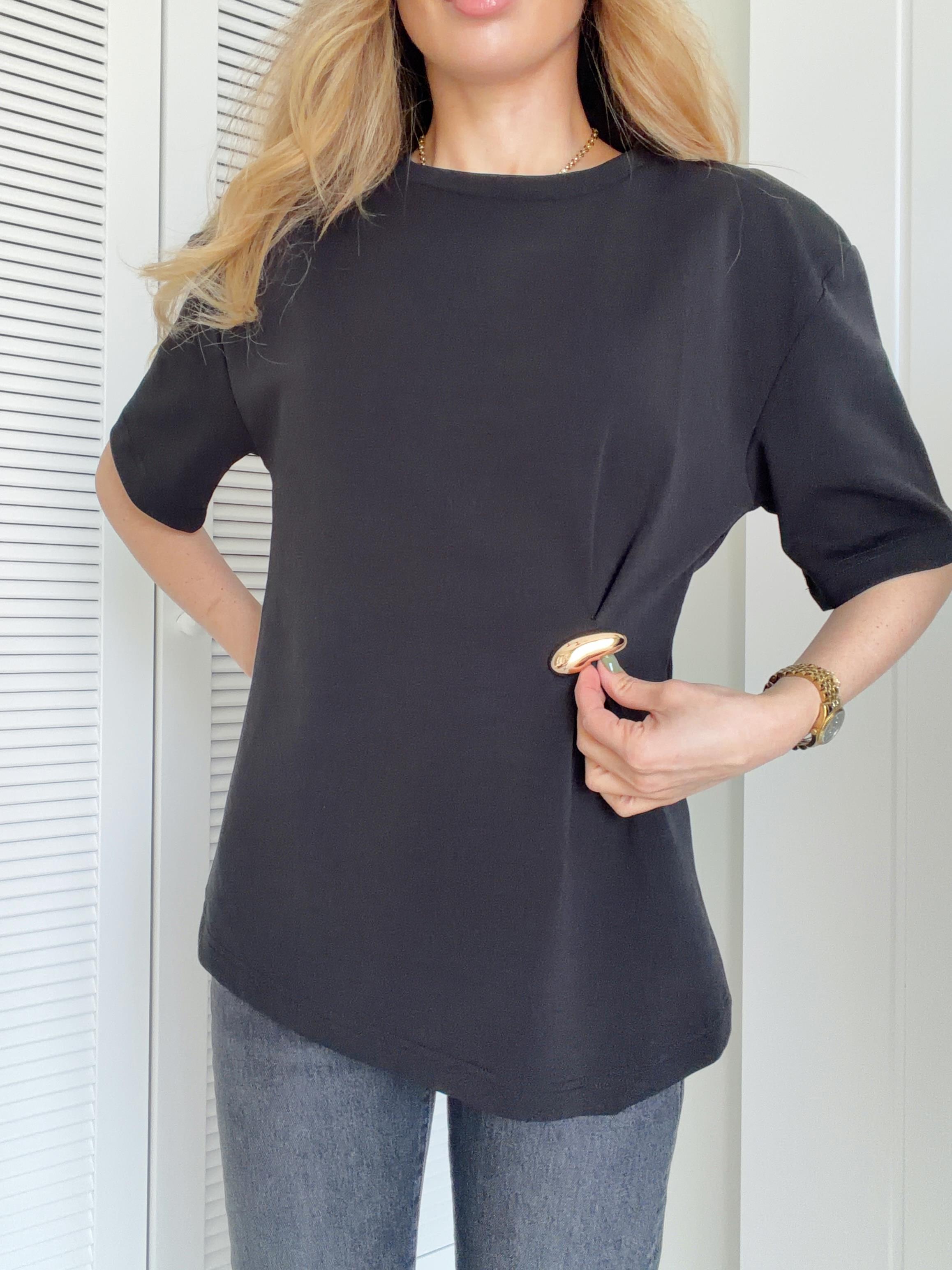 Aksesuar Detaylı Kısa Kollu Tshirt Siyah