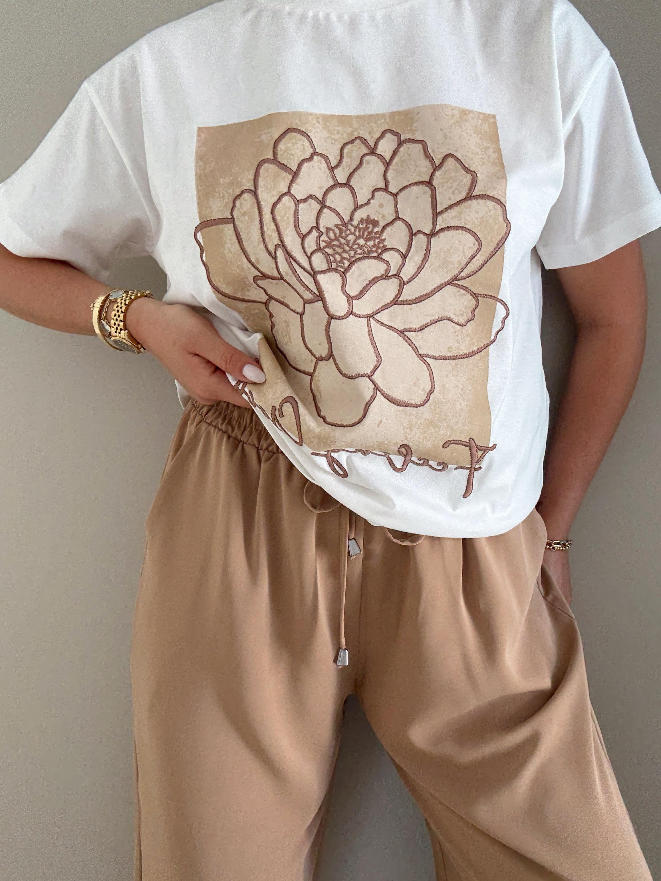 Baskı Detaylı Oversize Tshirt Kahverengi Çiçek Nakış
