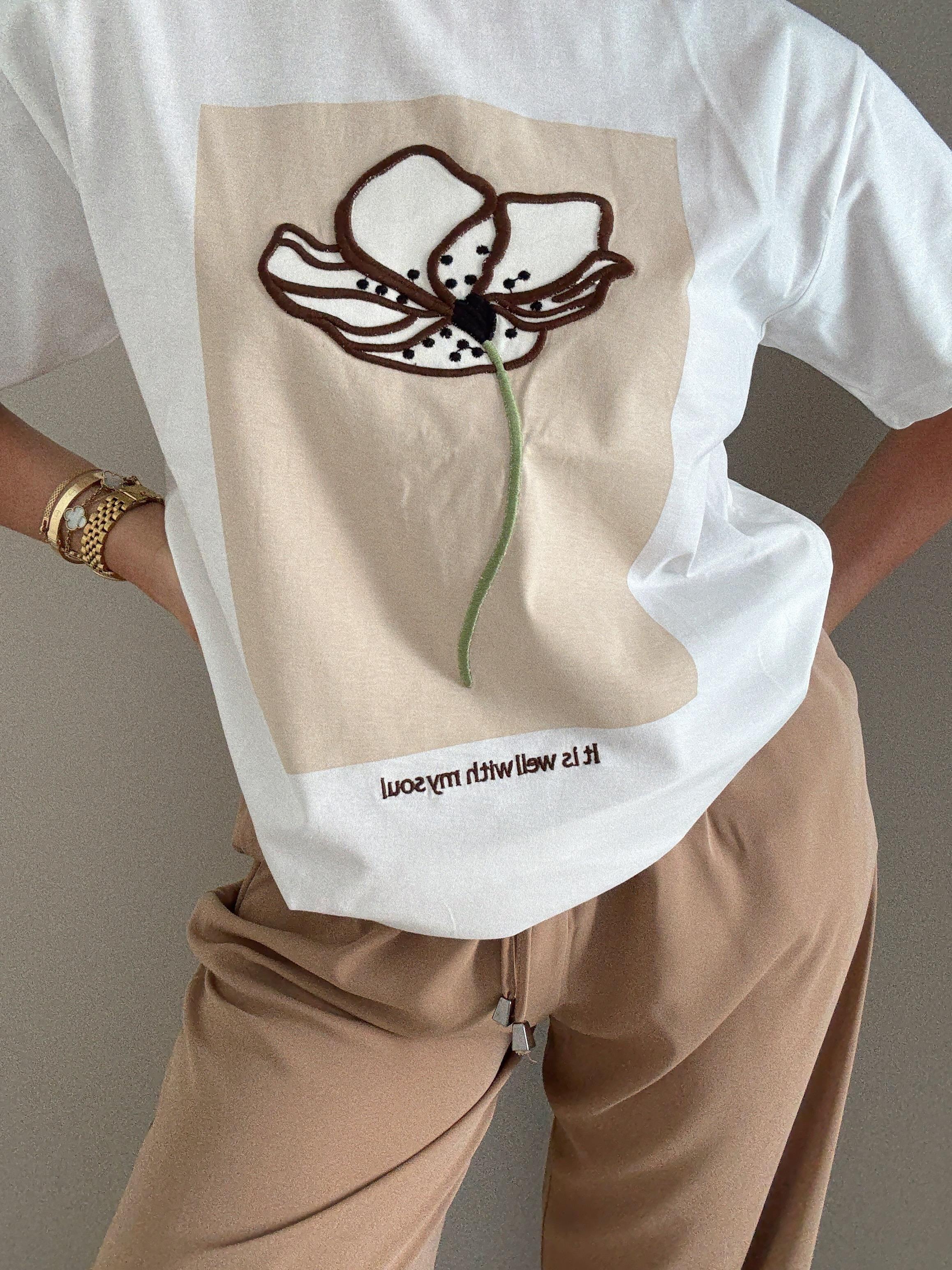 Baskı Detaylı Tshirt Çiçek Nakış