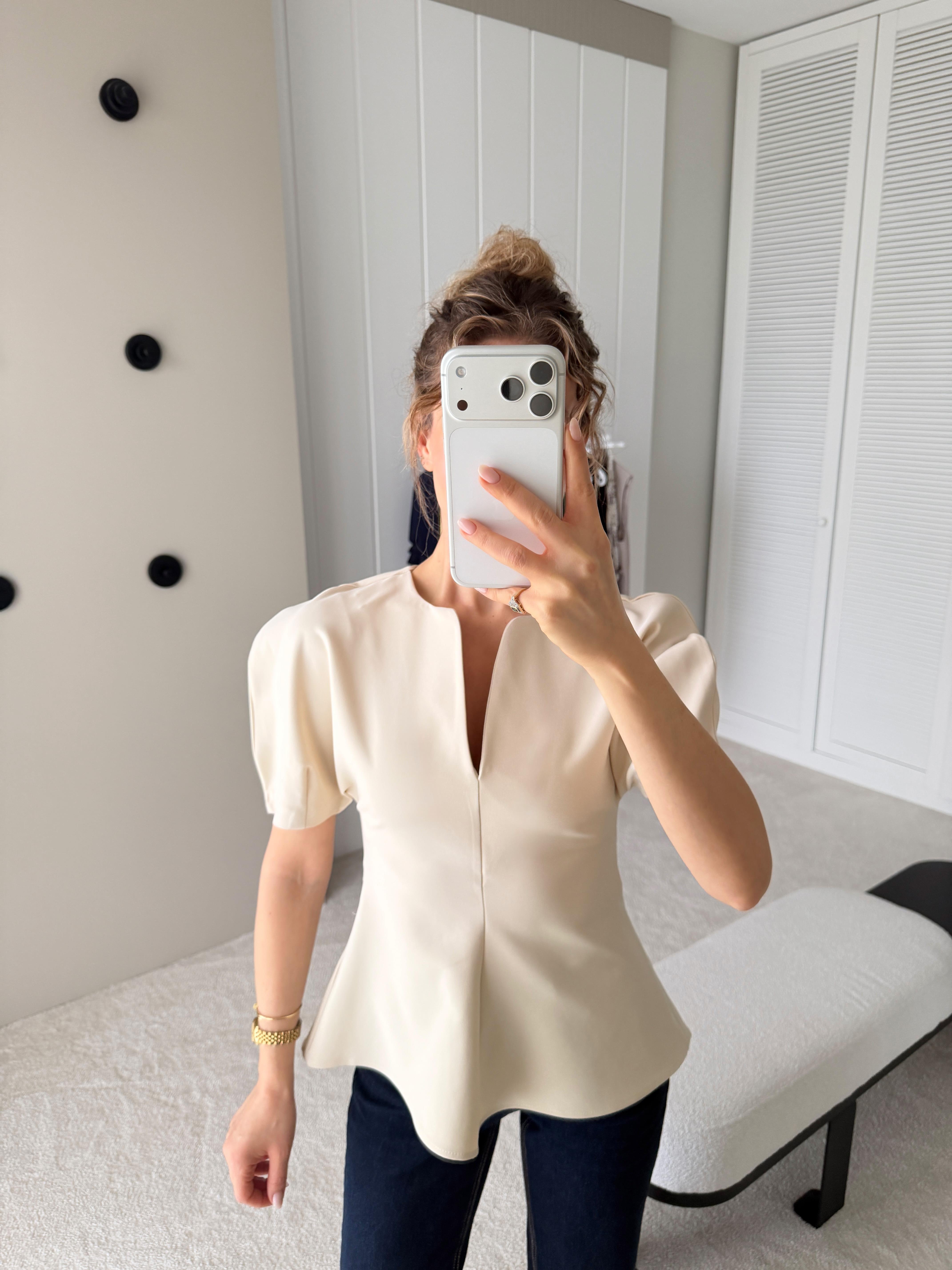 Belden Oturtmalı Bluz Ekru