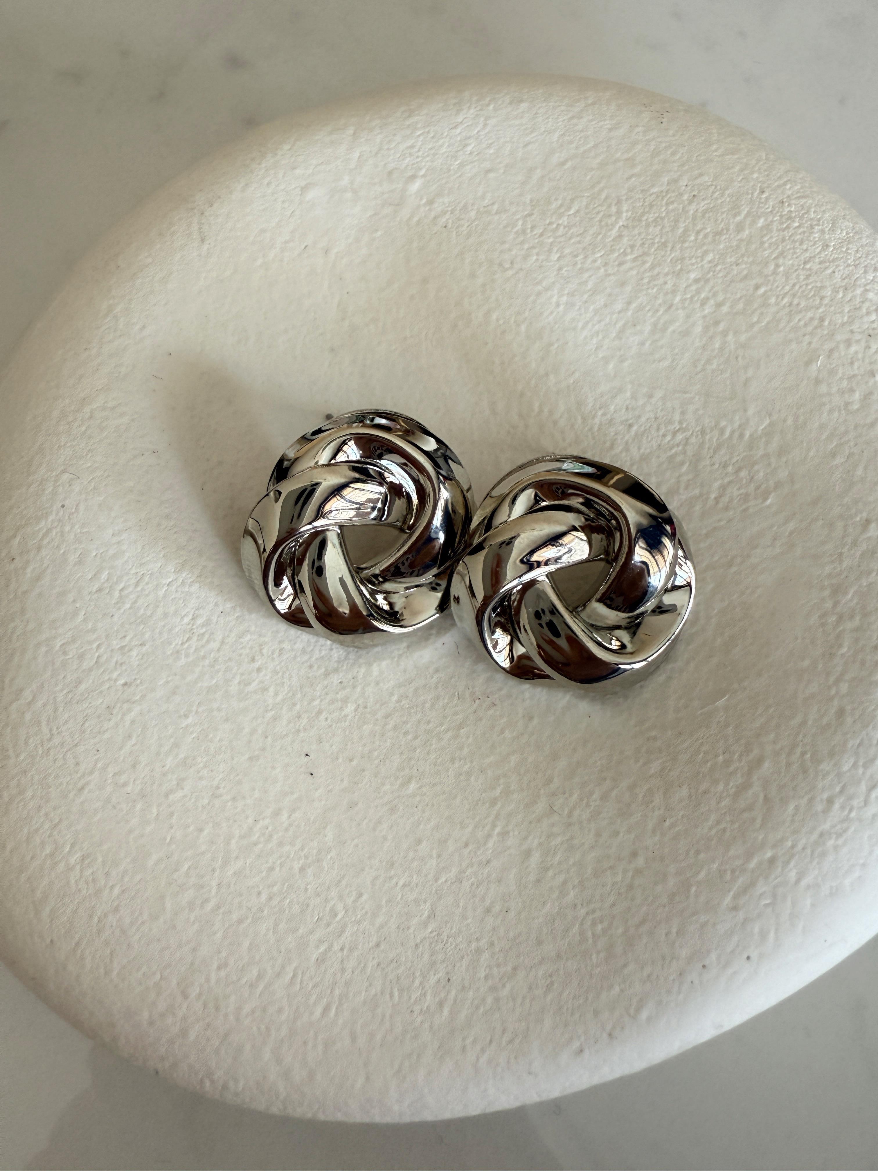 Üçlü Sarmal Model Silver Renk Küpe