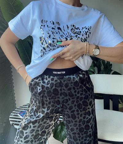 Bol Kesim Leopar Desen Bel Detaylı Pantolon