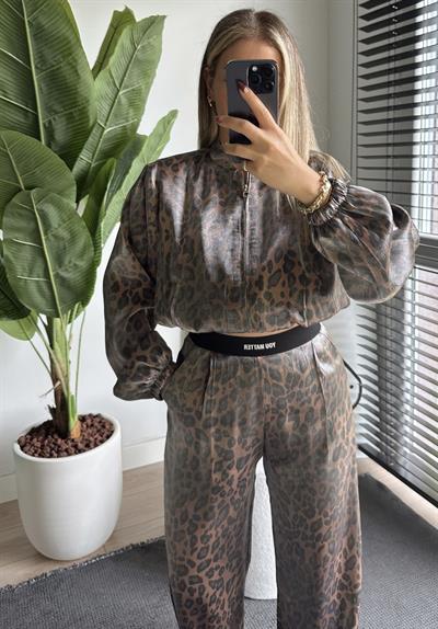 Parlak Doku Kumaş Leopar Ceket ve Pantolon Takım