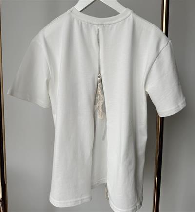 Sırtı Fermuar Detaylı Baskılı T-shirt