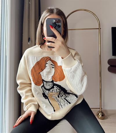 Yama Baskılı Oversize Sweatshirt Ekru