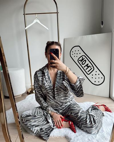 Zebra Desen İpek Saten Takım