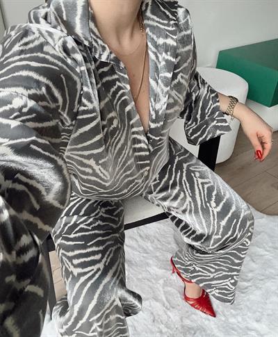 Zebra Desen İpek Saten Takım