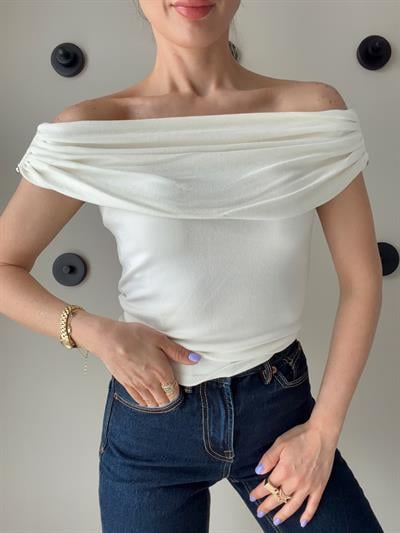 Bardot Yaka Metal Detaylı Triko Bluz Ekru