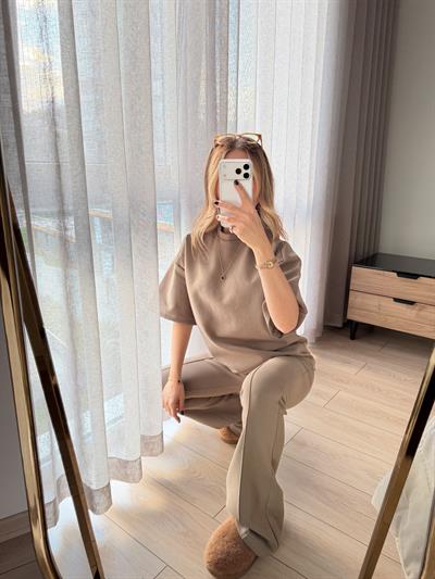 Kısa Kollu Oversize Tshirt ve Dikiş Detaylı İnterlok Modal Pantolon Haki