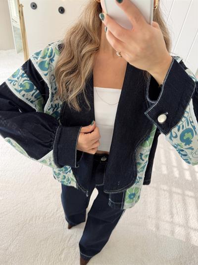 Nakış Detaylı Ceket ve Beli Lastikli Rahat Kalıp Pantolon Denim Takım Lacivert