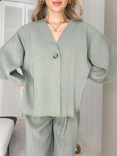 Oversize Gömlek ve Rahat Kalıp Dökümlü Pantolon Yeşil