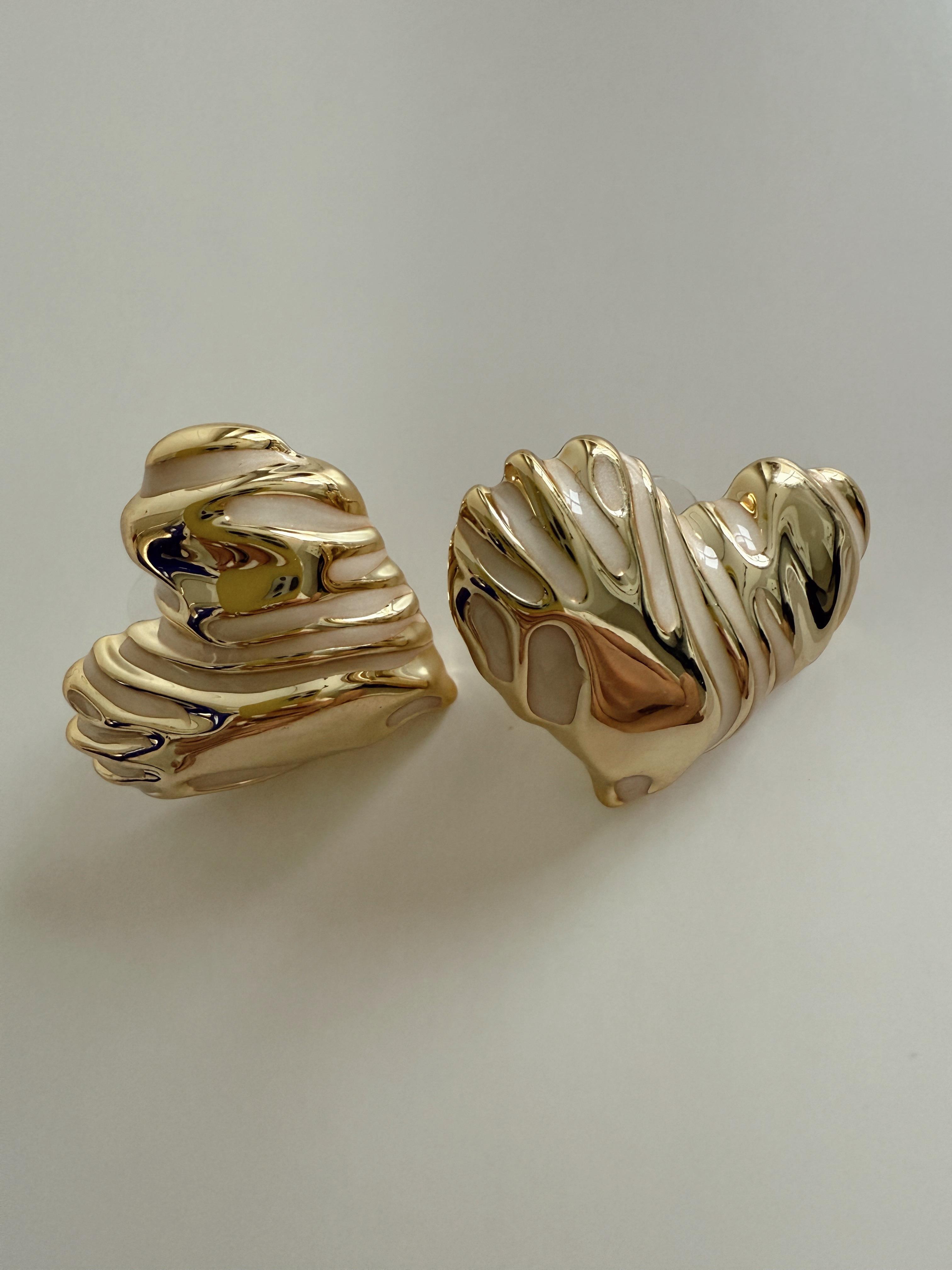 Ekru Damarlı Gold Kalp Küpe