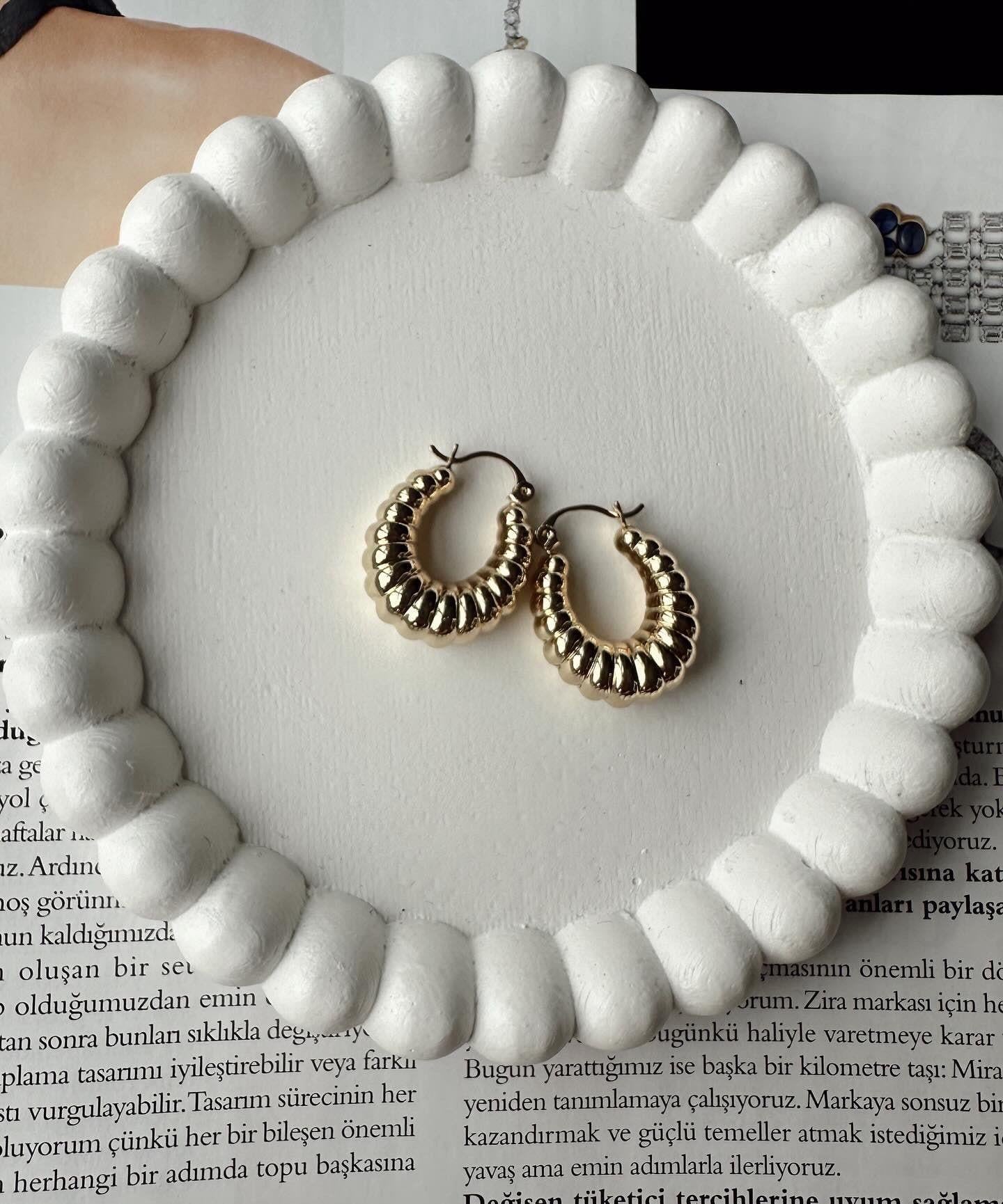Özel Seri Vintage Damla Midye Gold Küpe