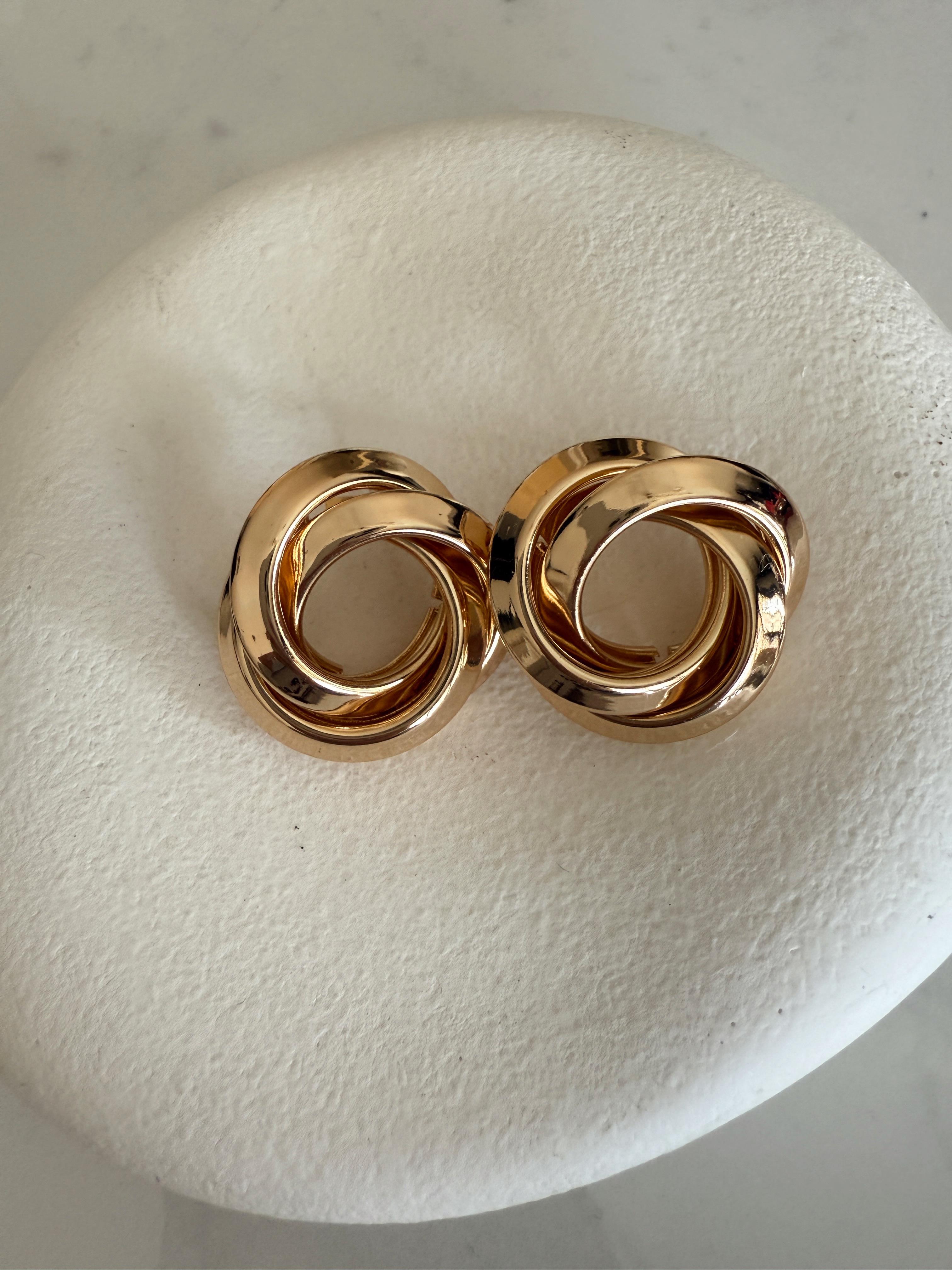 Üçlü Sarmal Model Gold Renk Küpe
