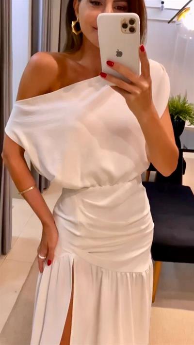 Beyaz Aerobin Kumaş Derin Yırtmaçlı Elbise