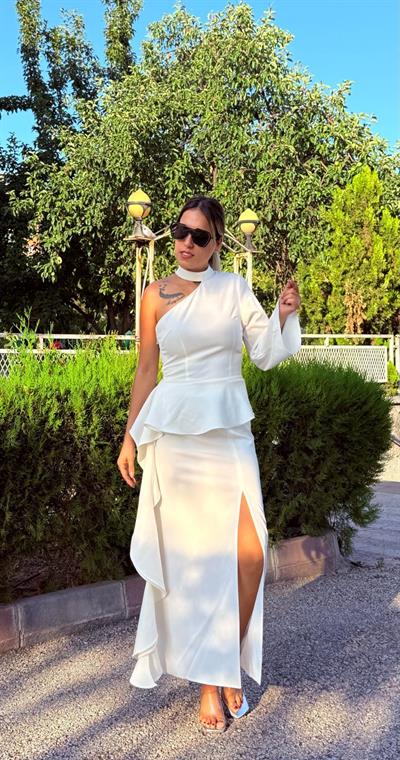 Beyaz Önden Yırmaçlı Kalem Etek