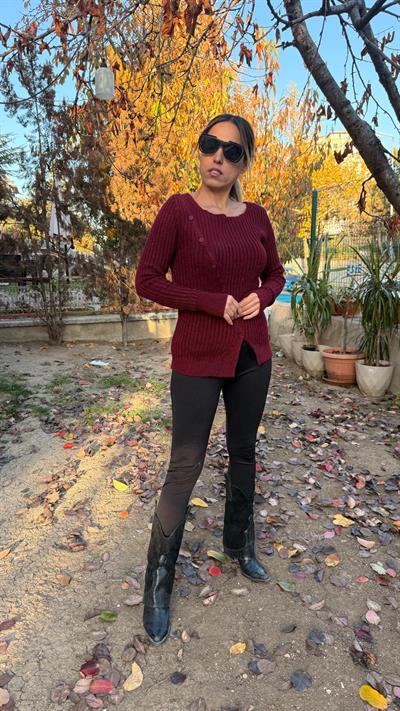 Bordo Düğme Detaylı Triko Kazak