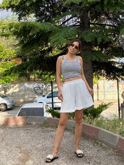 bürümcük kumaş rahat kesim şort beyaz