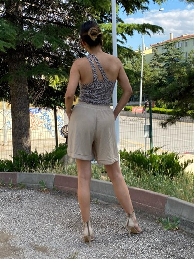 bürümcük kumaş rahat kesim şort camel