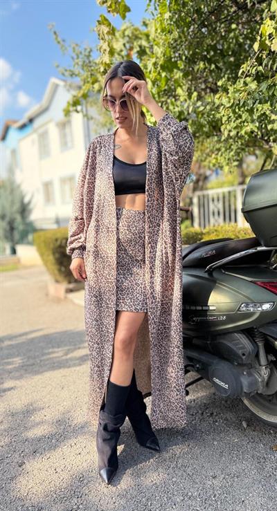 camel leopar desenli hırka etek takım