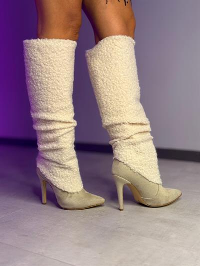 Ekru Koyun Yünü Detaylı Süet Çizme