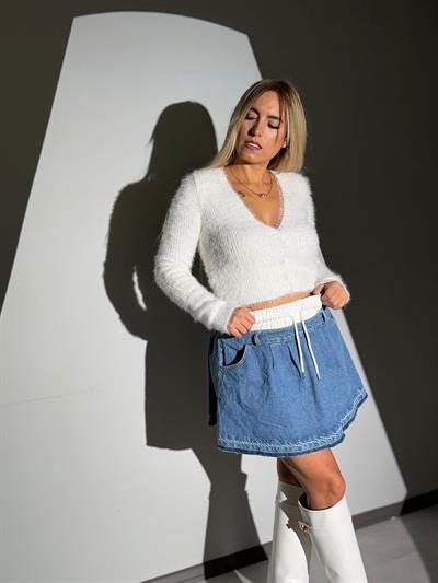 Ekru V Yaka Düğmeli Parlak Hırka