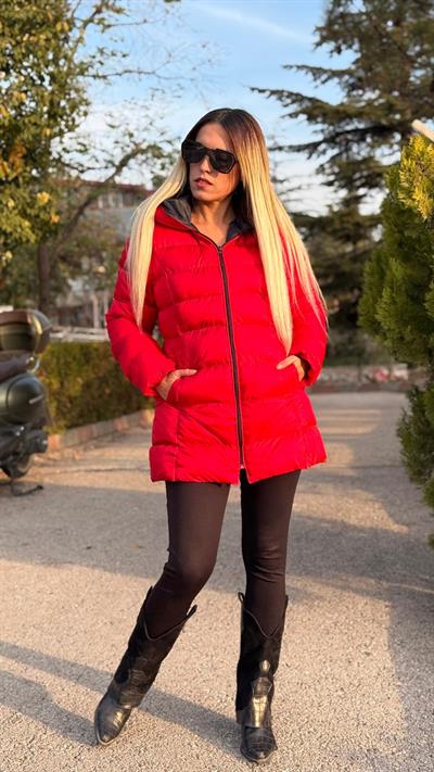 KAPİŞONLU KIRMIZI ŞİŞME MONT