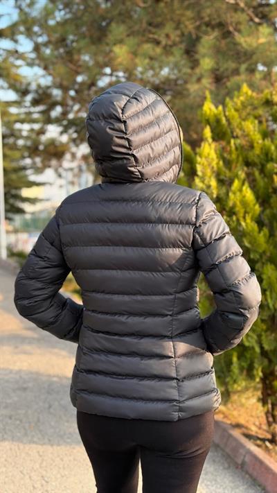 kapişonlu siyah şişme mont