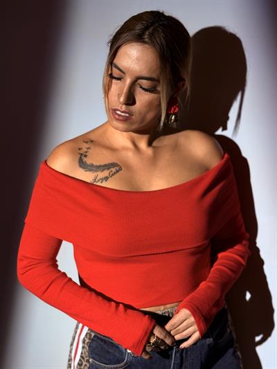 Kırmızı Madonna Yaka Fitili Bluz