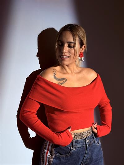 Kırmızı Madonna Yaka Fitili Bluz