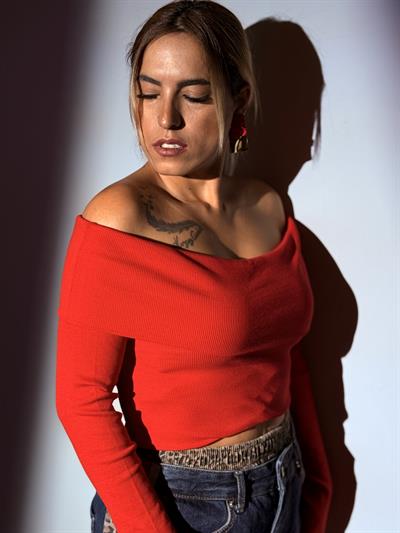 Kırmızı Madonna Yaka Fitili Bluz