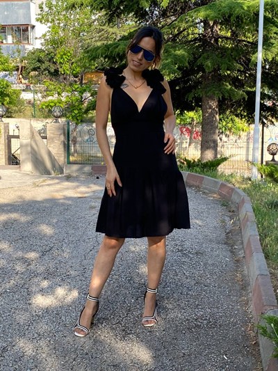 omuz çiçekli mini elbise