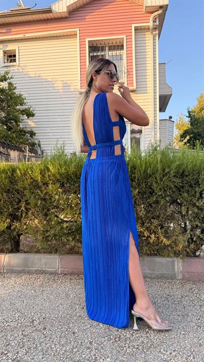 Saks Mavi Saten Pilise Sırt Ve Göğüs Dekolteli Elbise