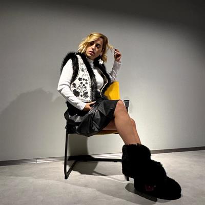 Siyah Beyaz Desenli Kürklü Triko Yelek