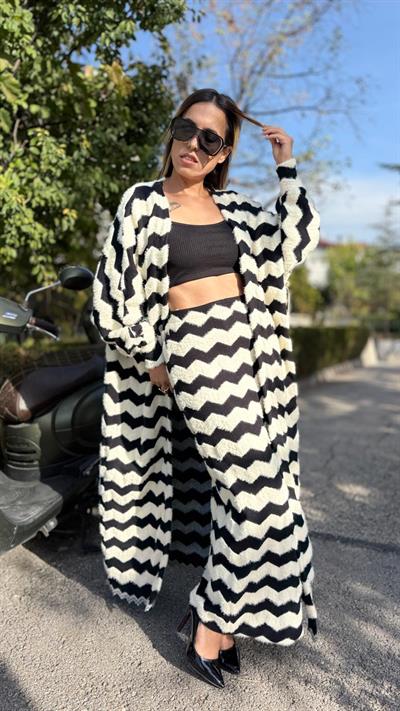 siyah beyaz desenli triko hırka