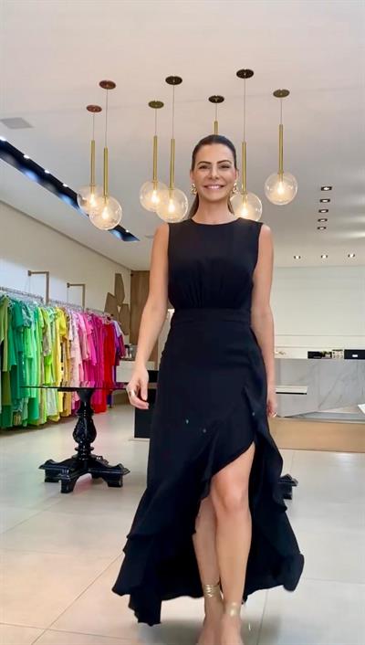 Siyah Dabıl Kumaş Volanlı Elbise