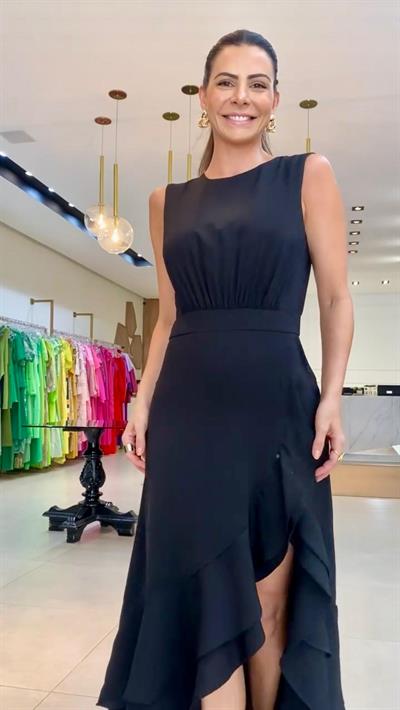 Siyah Dabıl Kumaş Volanlı Elbise