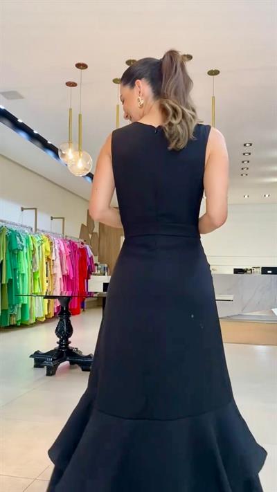 Siyah Dabıl Kumaş Volanlı Elbise