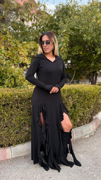 siyah kapişonlu volanlı tasarım elbise