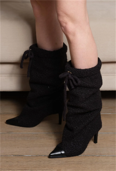 Siyah Koyun Yün Tasarım Çizme