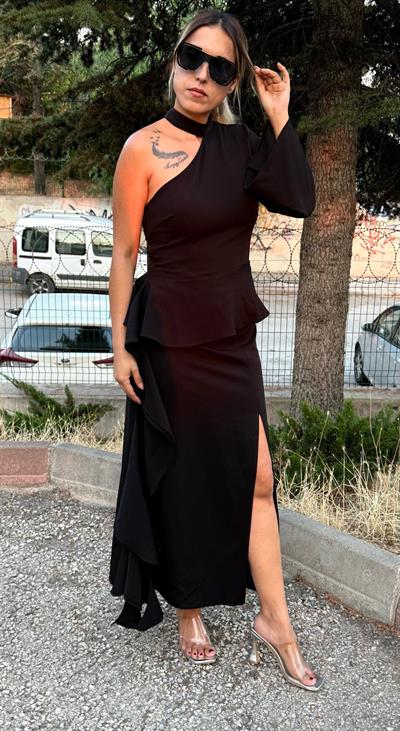 Siyah Önden Yırmaçlı Kalem Etek